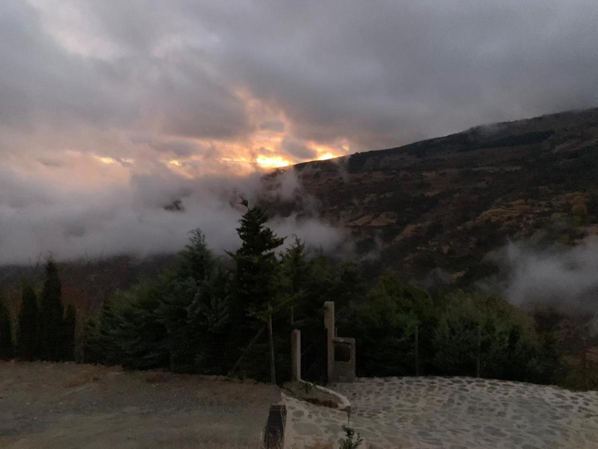 Cortijo Rural El Albercon - Capileira - Alpujarra Rural Villa ภายนอก รูปภาพ