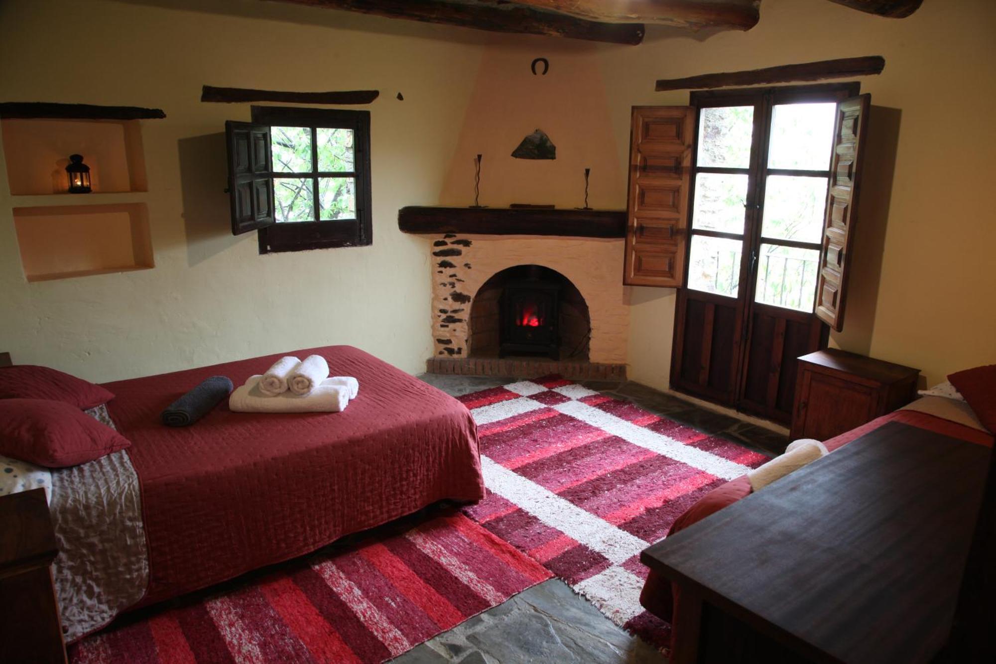 Cortijo Rural El Albercon - Capileira - Alpujarra Rural Villa ภายนอก รูปภาพ